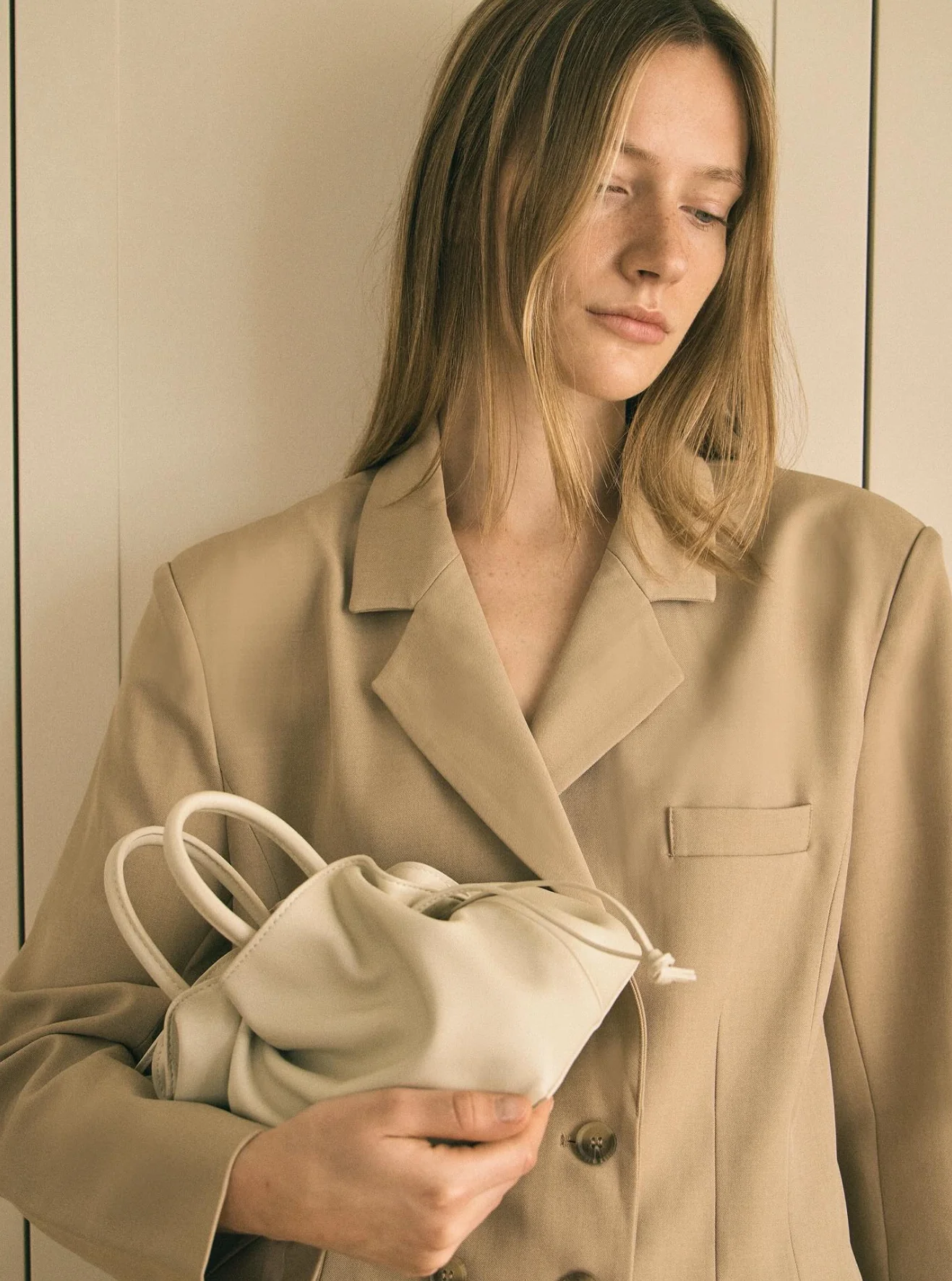 Mila Medium Tote - Parchment - Image 9